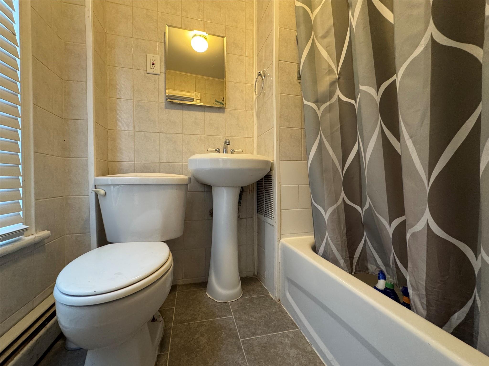 2 CHARLES APT #2 Street # 2, Poughkeepsie, NY 12601