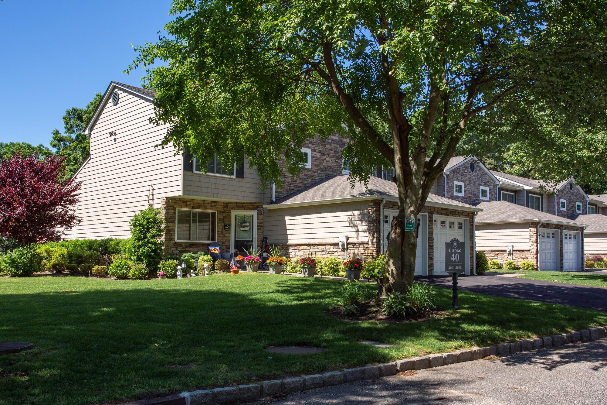 5000 Townhouse Drive # 1802, Coram, NY 11727