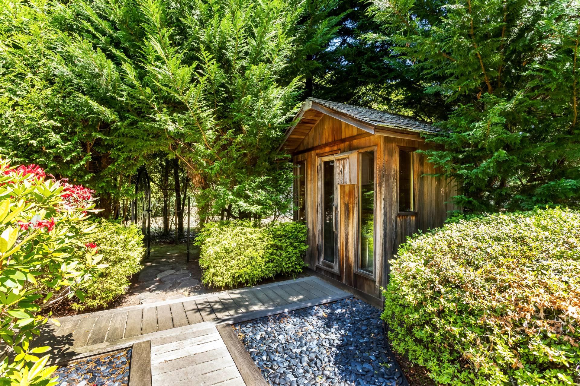 6 Strathmore Ct., Southampton, NY 11960