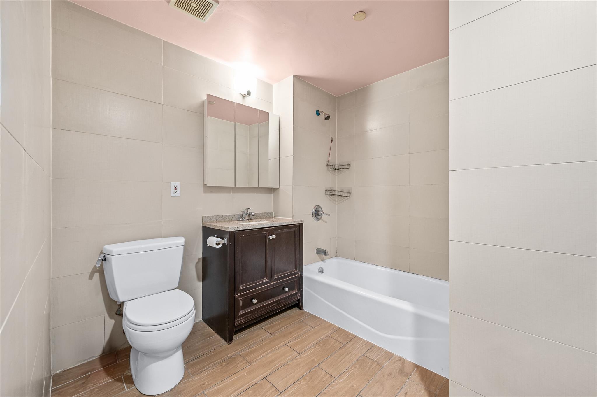 41-38 College Point Boulevard # 4A, Flushing, NY 11355