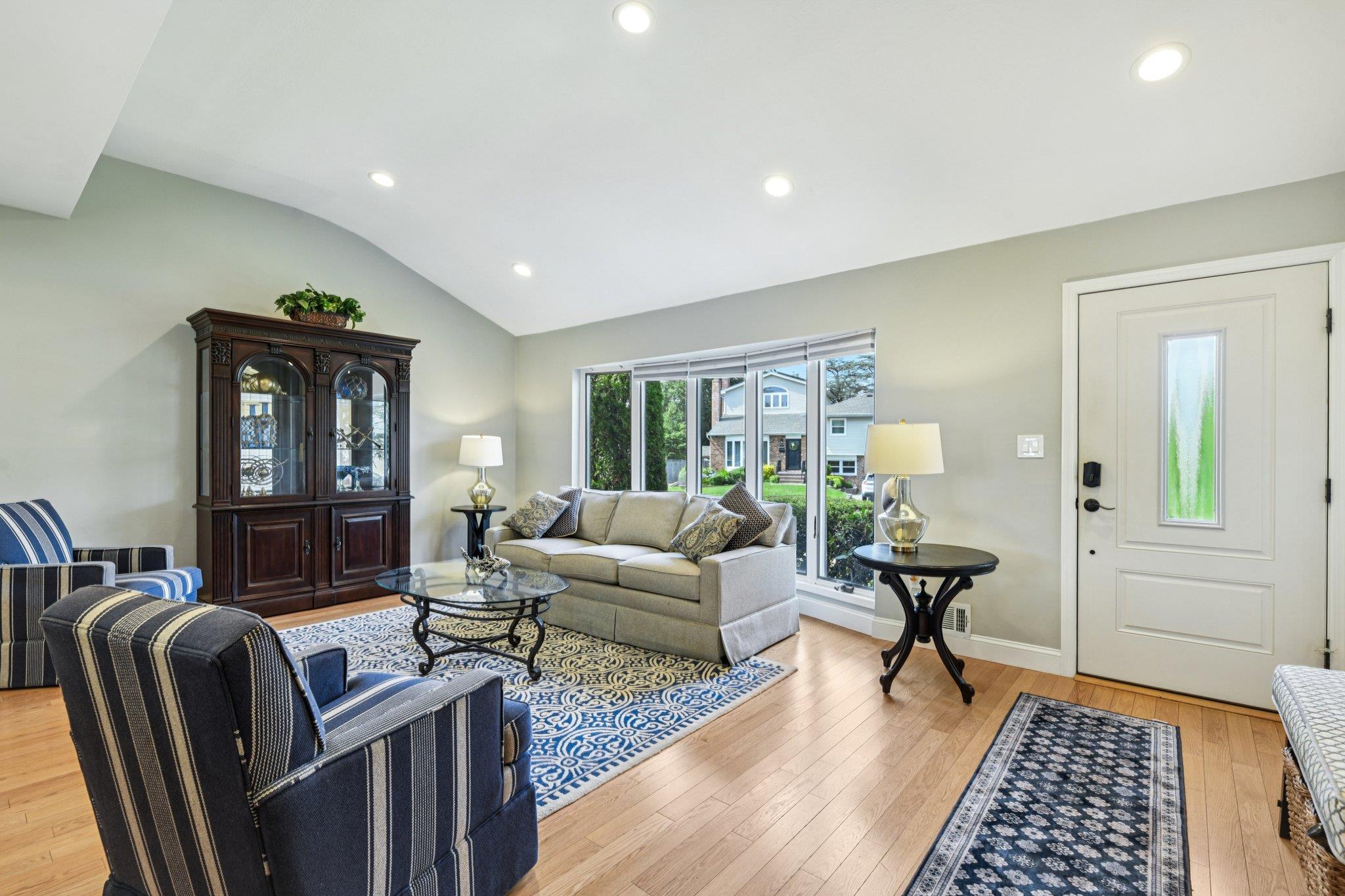 1318 Milanna Lane, Wantagh, NY 11793