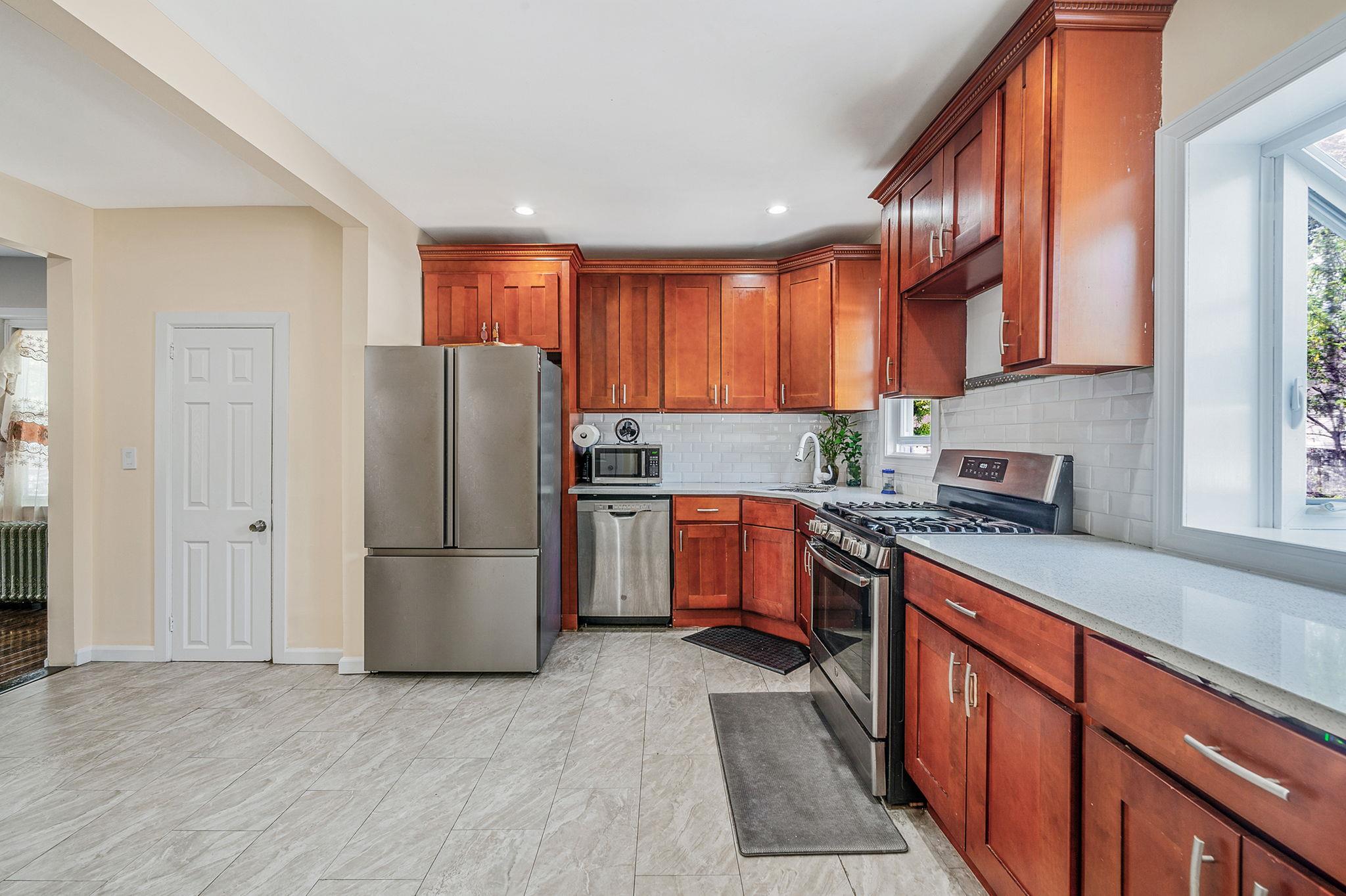 26 Rosedale Avenue, Freeport, NY 11520