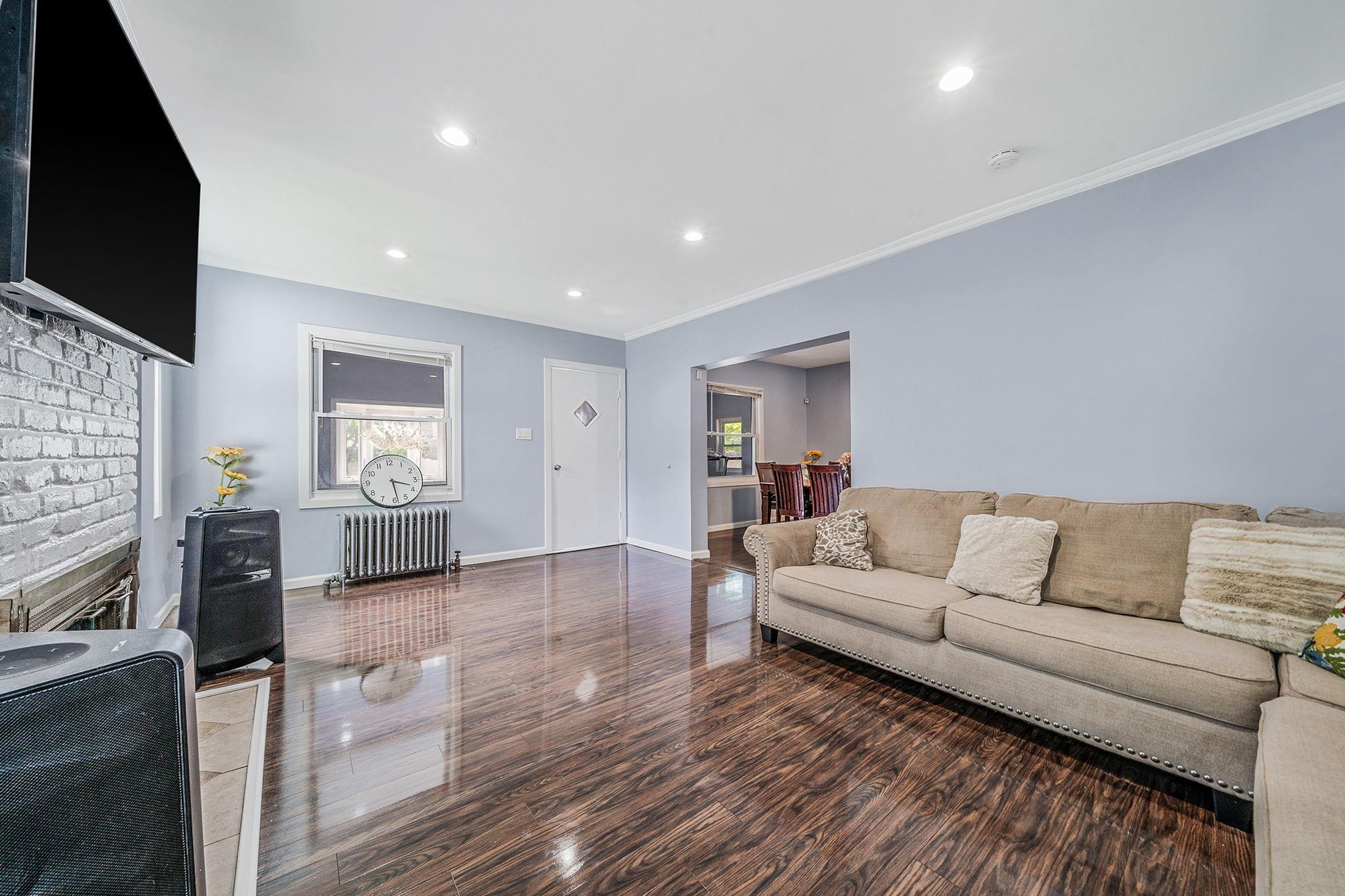 26 Rosedale Avenue, Freeport, NY 11520