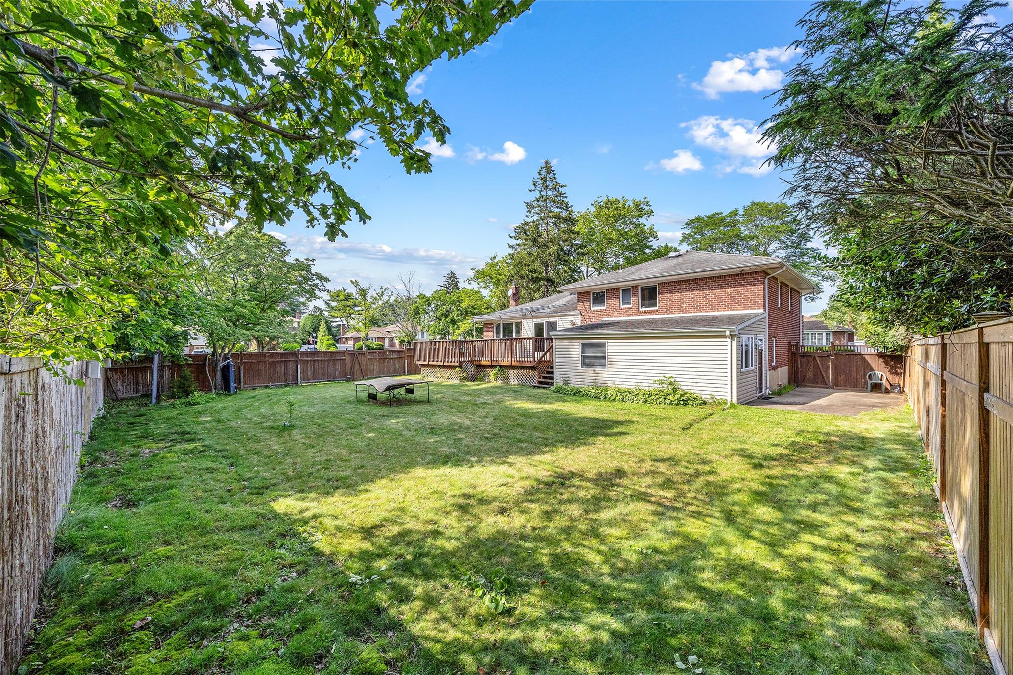 23 Sparks Street, Melville, NY 11747