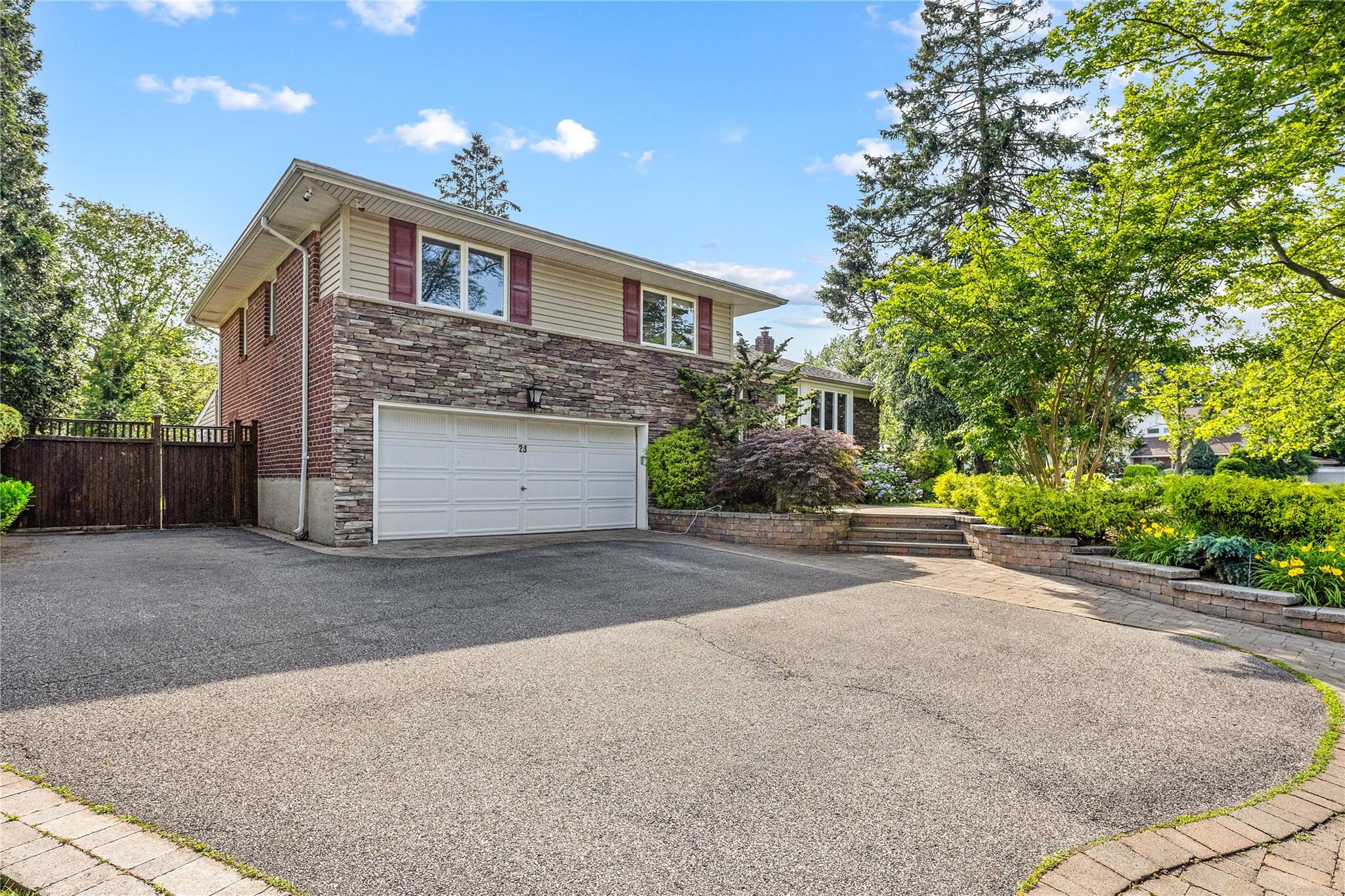 23 Sparks Street, Melville, NY 11747