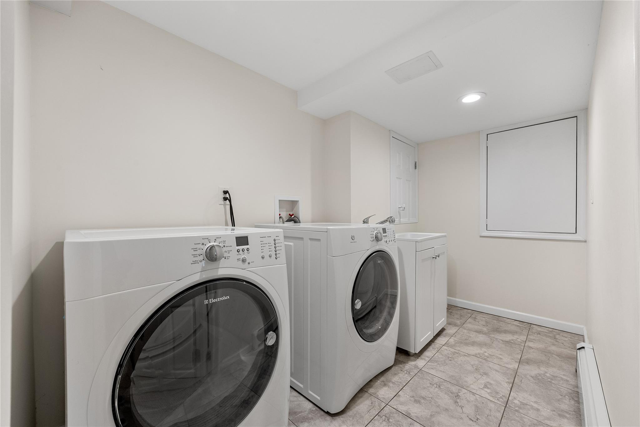 23 Sparks Street, Melville, NY 11747