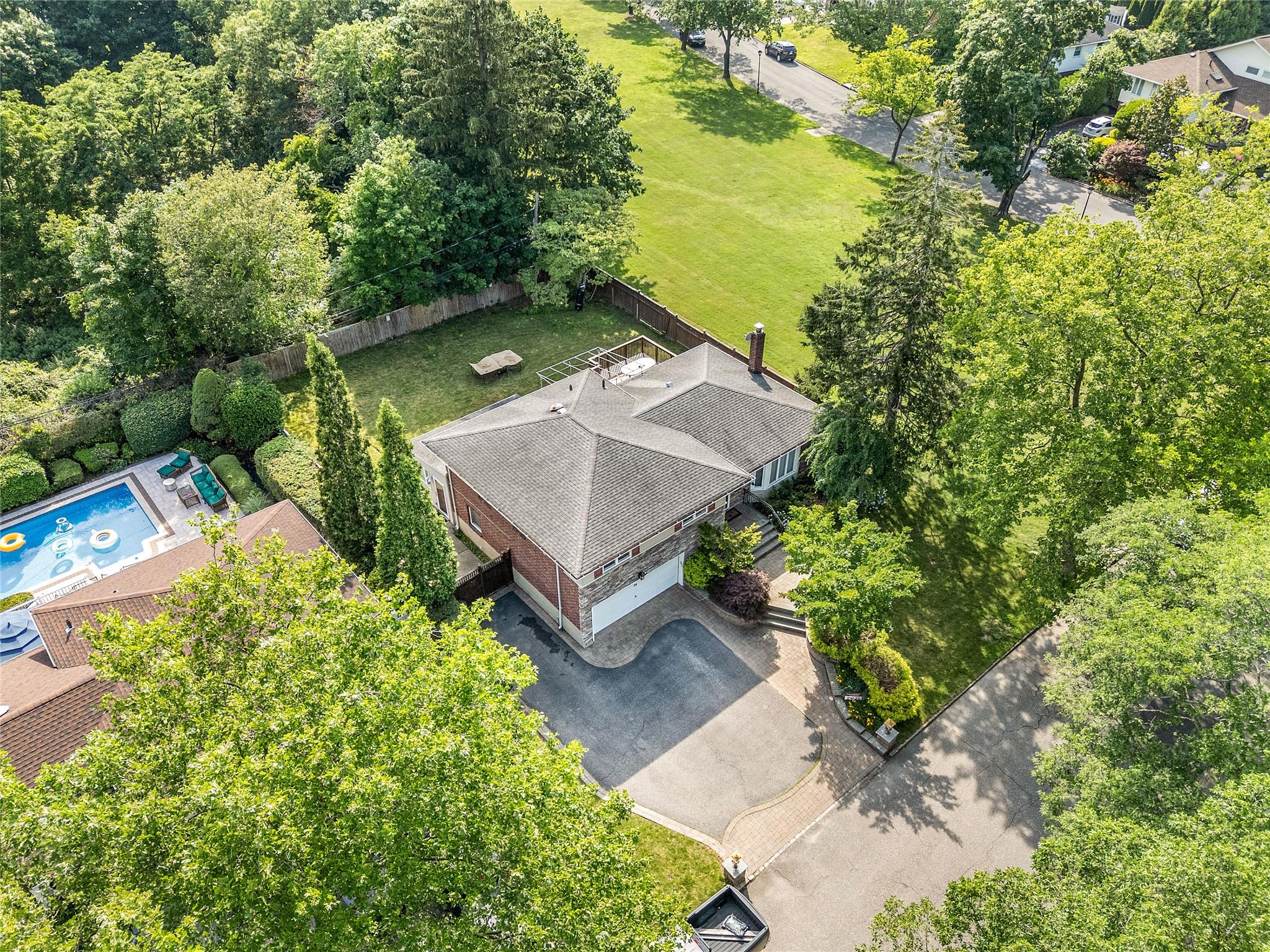 23 Sparks Street, Melville, NY 11747