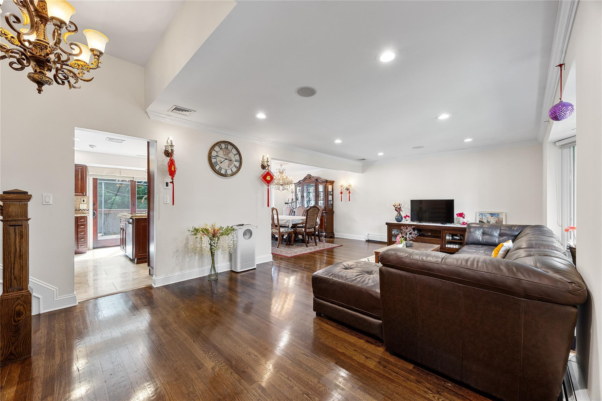 23 Sparks Street, Melville, NY 11747