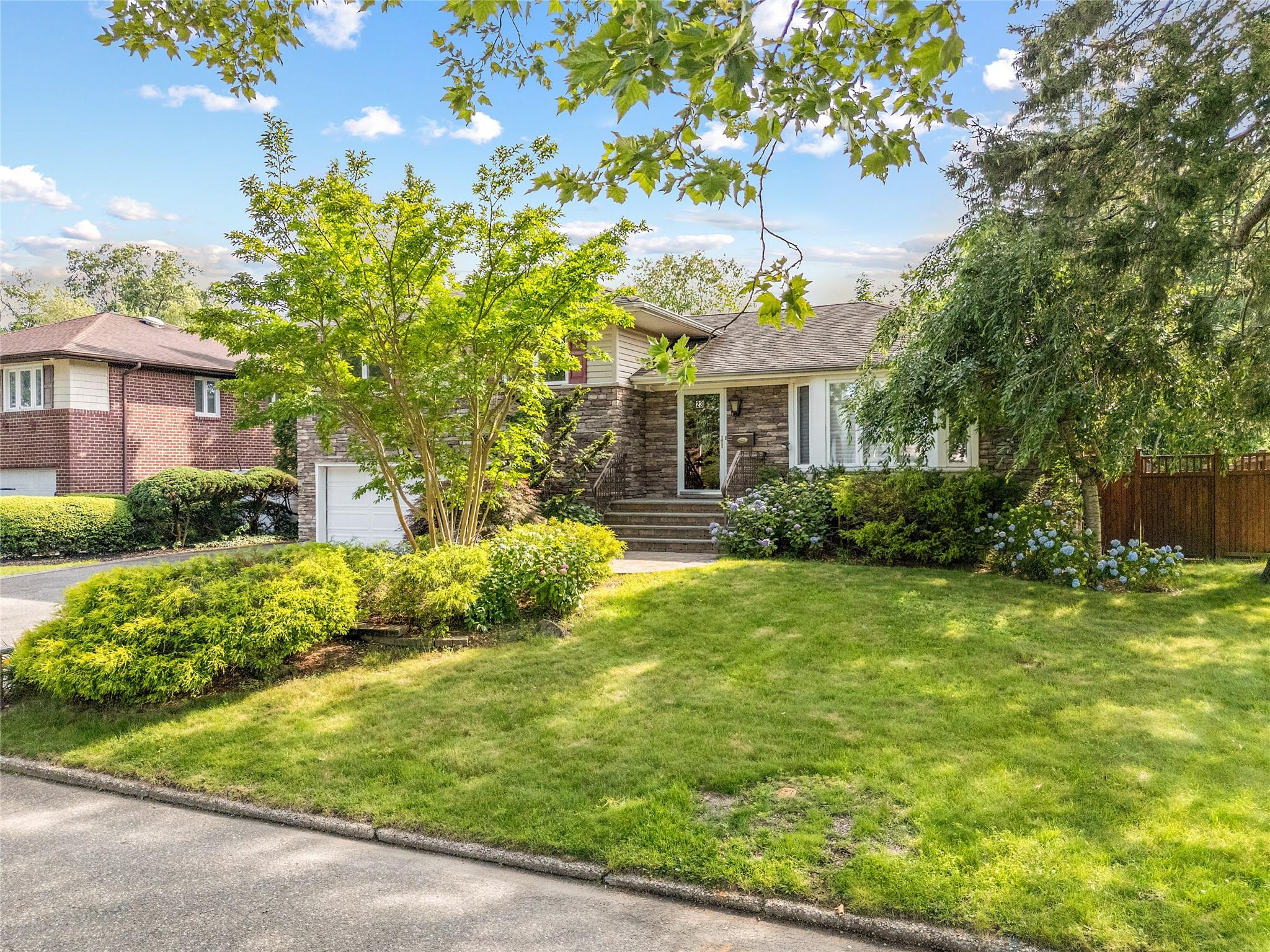 23 Sparks Street, Melville, NY 11747