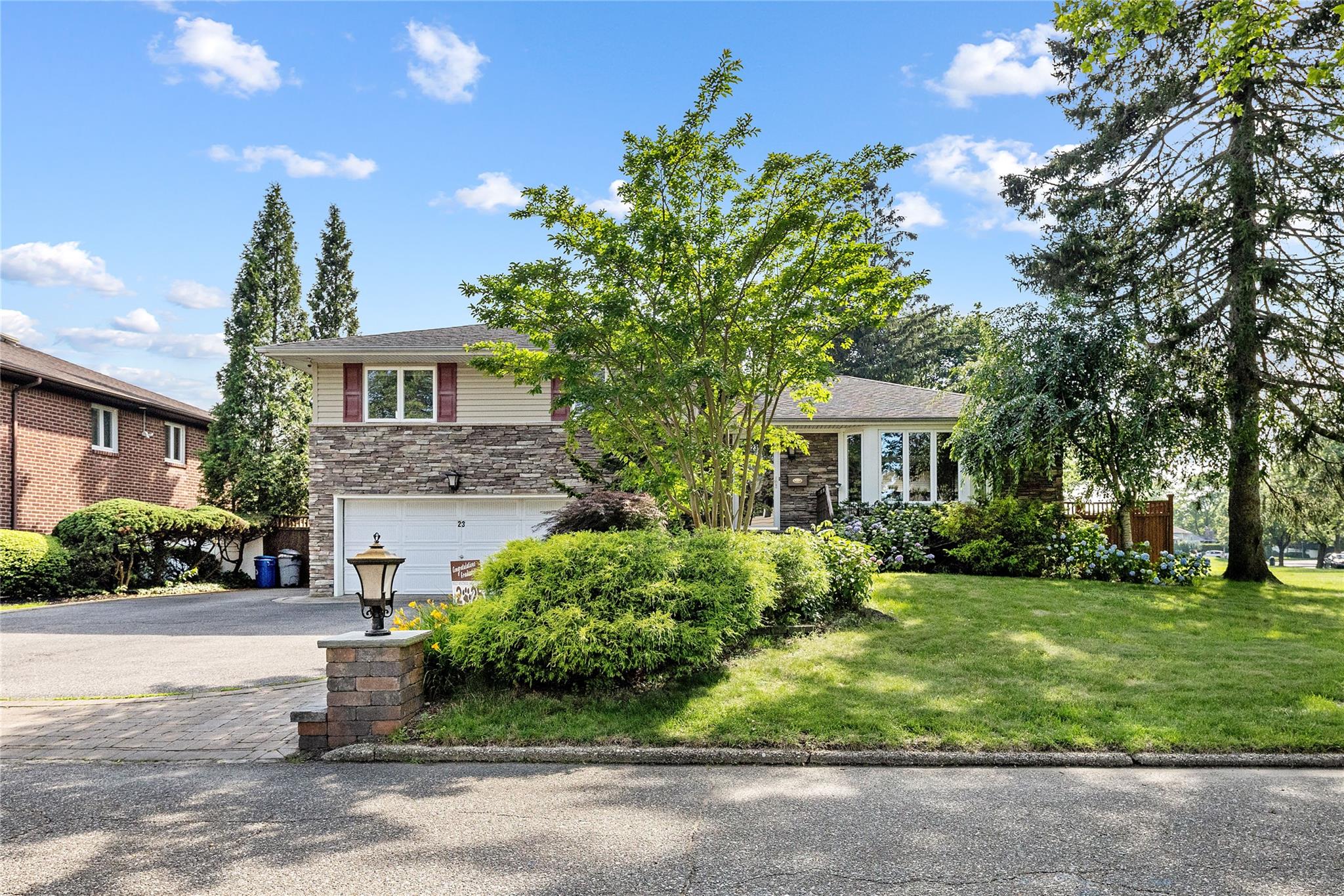 23 Sparks Street, Melville, NY 11747