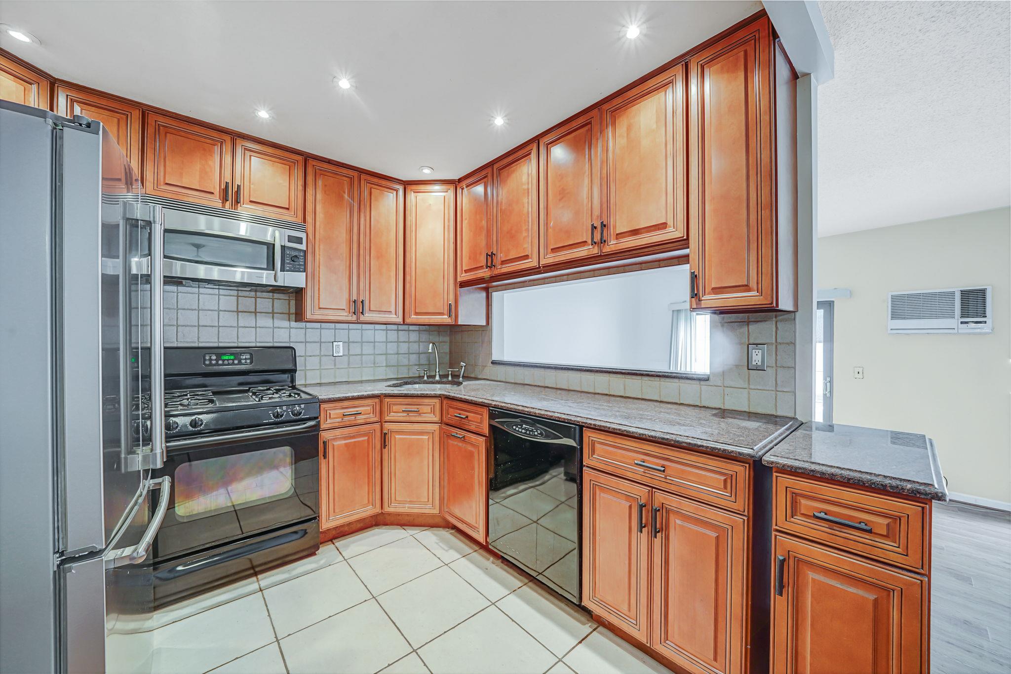 504 Julius Road # 7c, College Point, NY 11356