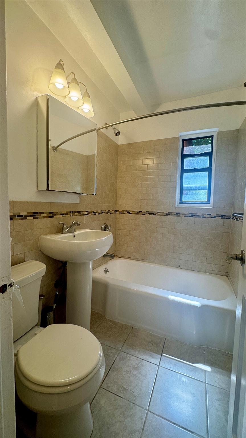 14133 78th Ave # 3B, Kew Garden Hills, NY 11367