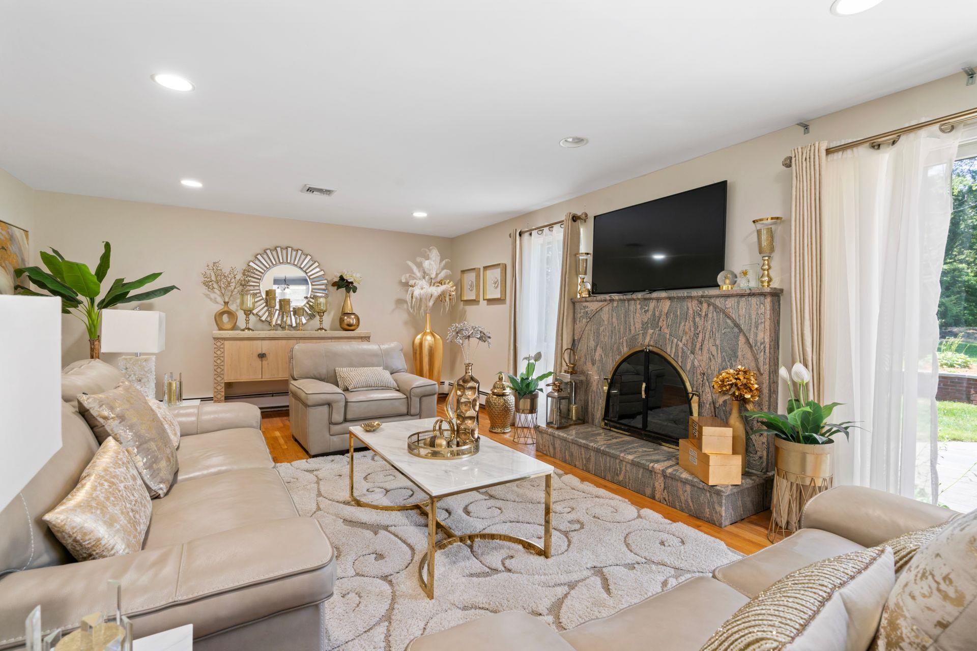 9 Lucille Lane, Dix Hills, NY 11746