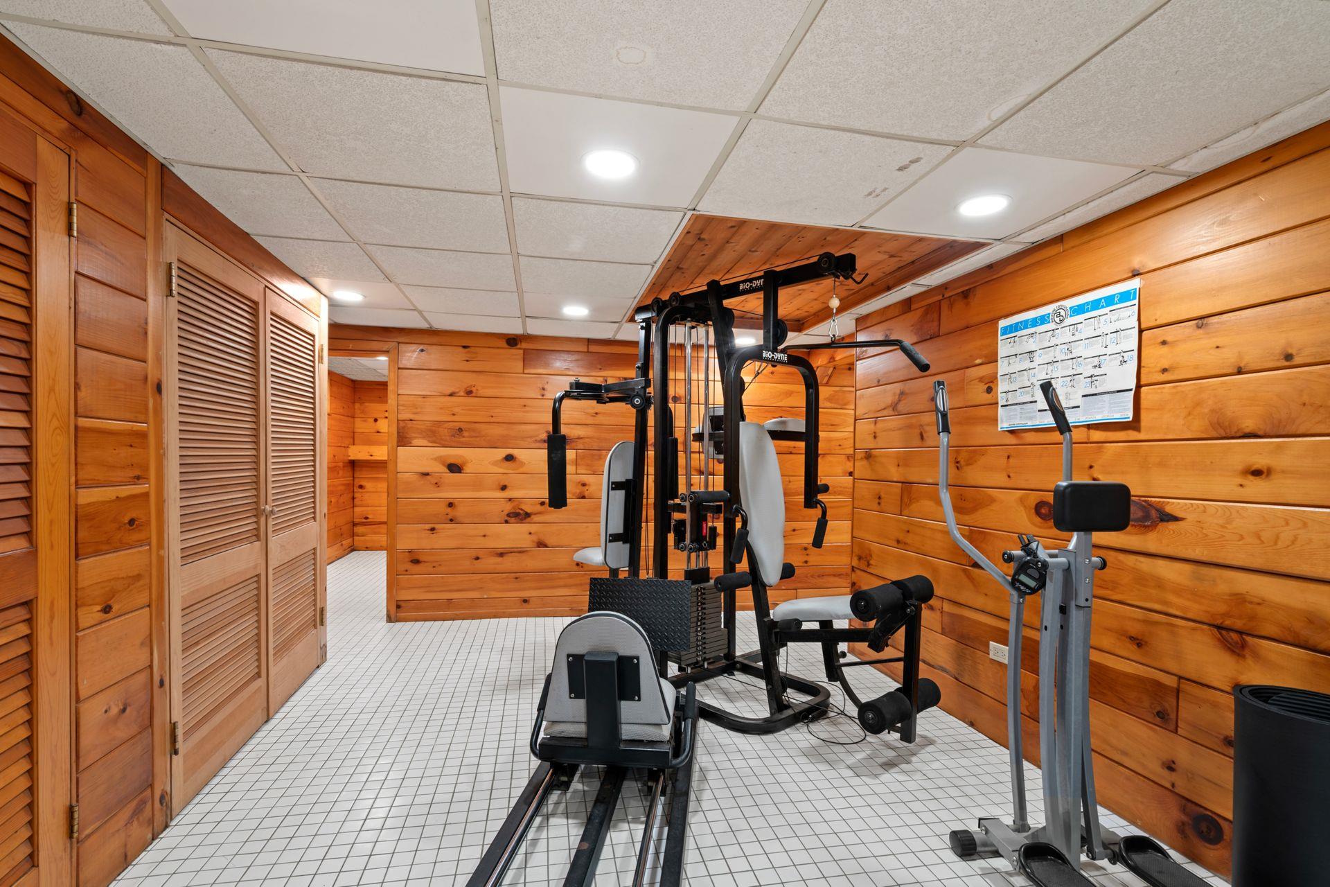 9 Lucille Lane, Dix Hills, NY 11746