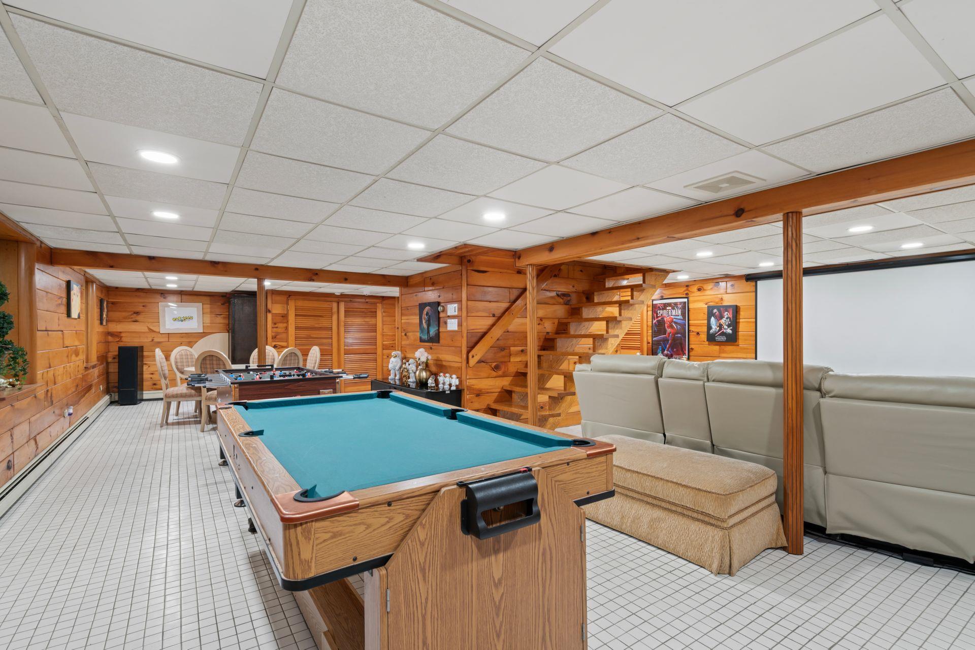 9 Lucille Lane, Dix Hills, NY 11746