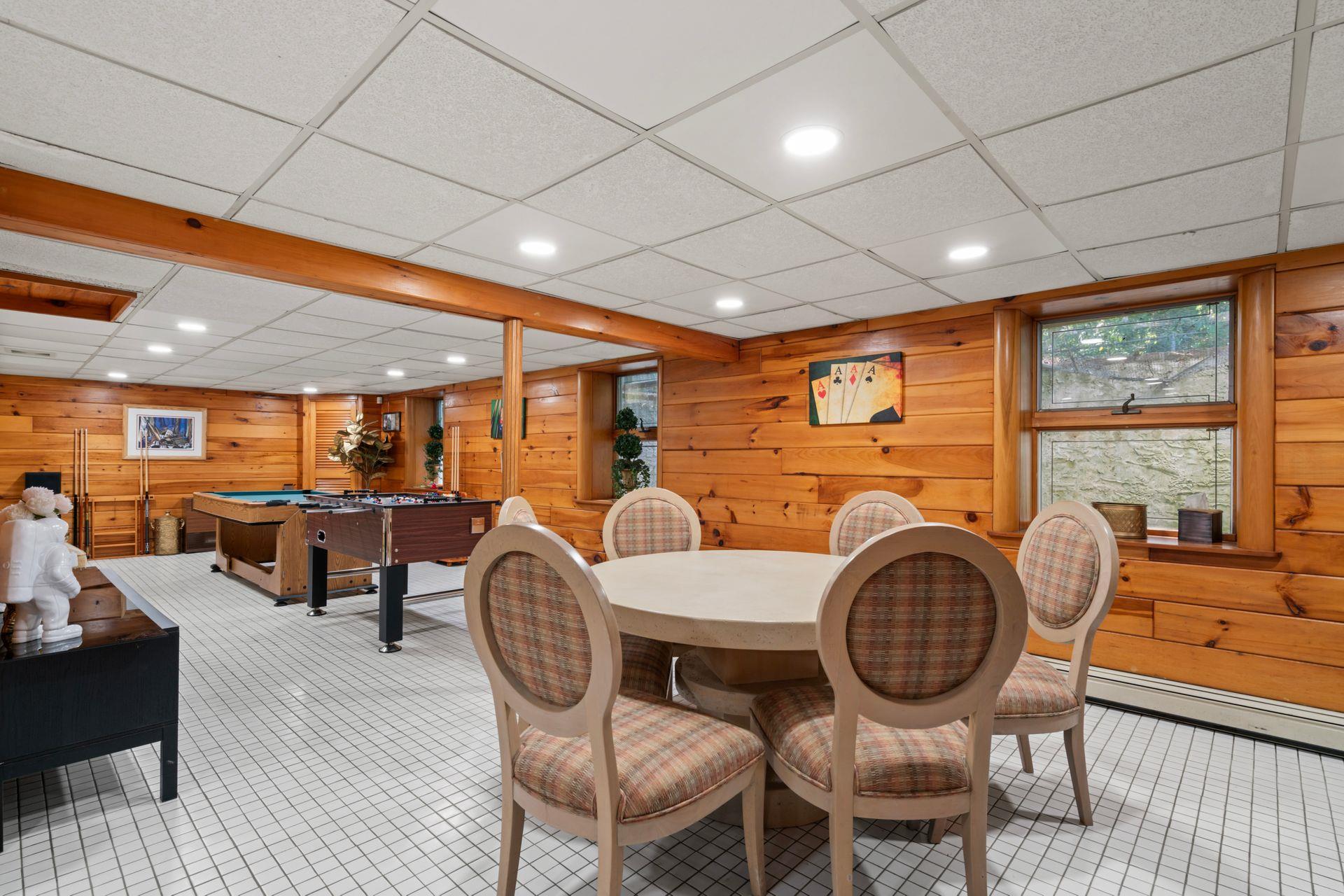 9 Lucille Lane, Dix Hills, NY 11746