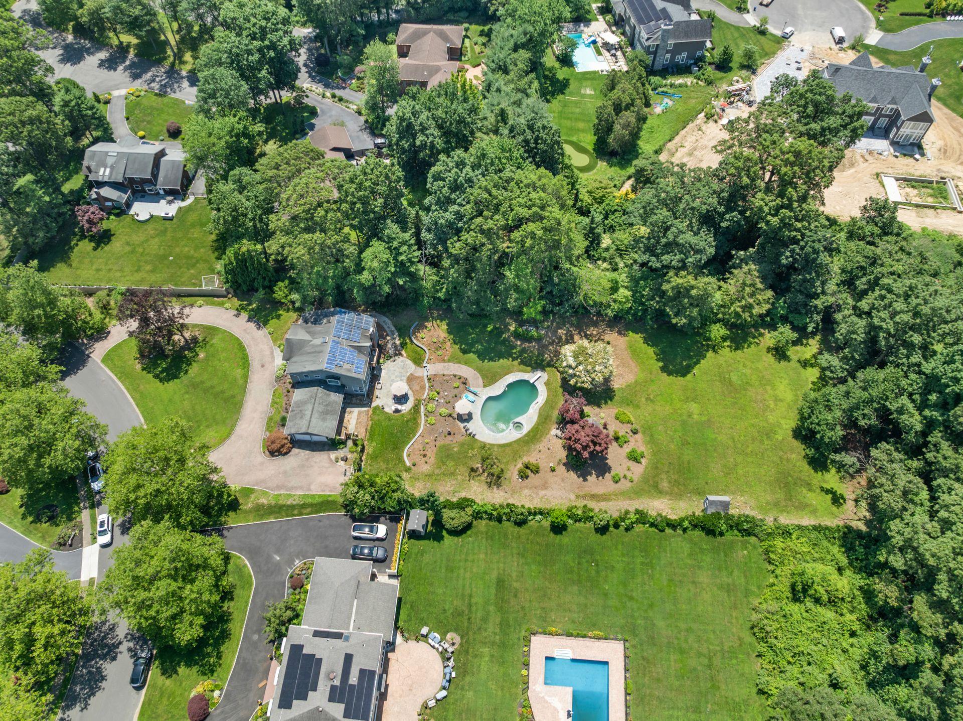 9 Lucille Lane, Dix Hills, NY 11746