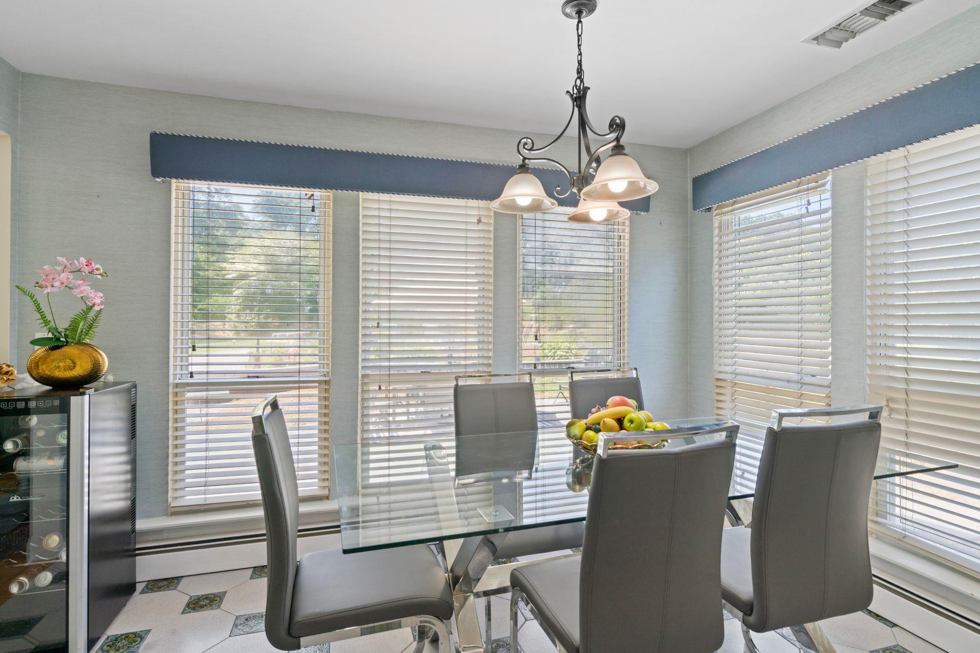 9 Lucille Lane, Dix Hills, NY 11746