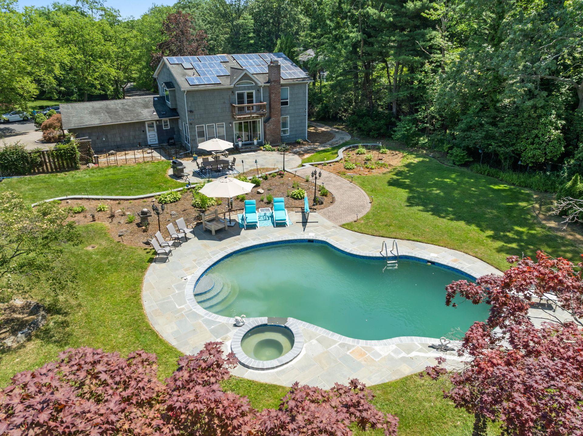 9 Lucille Lane, Dix Hills, NY 11746