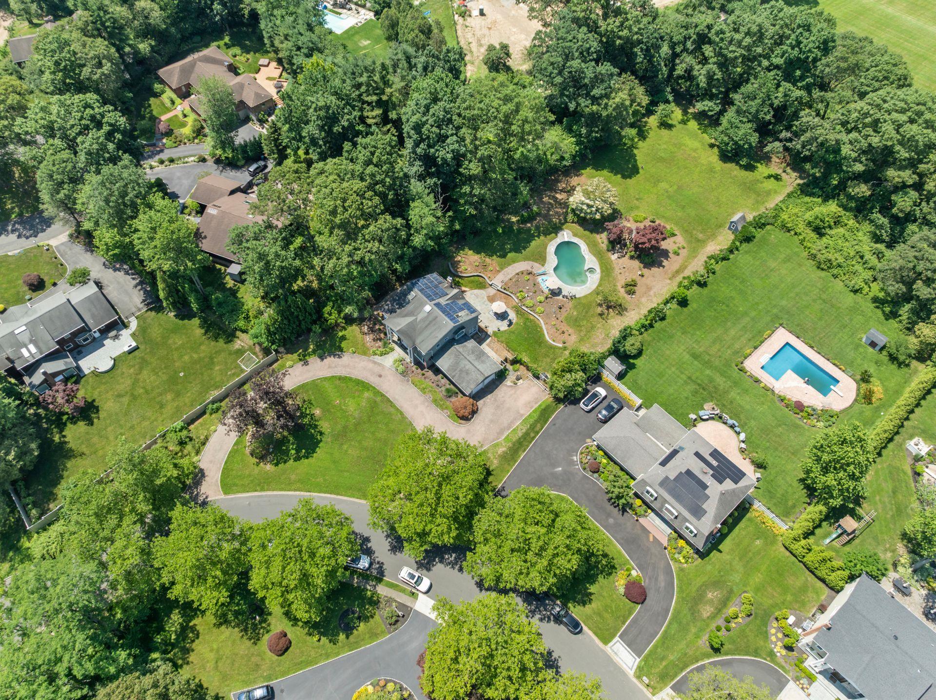 9 Lucille Lane, Dix Hills, NY 11746