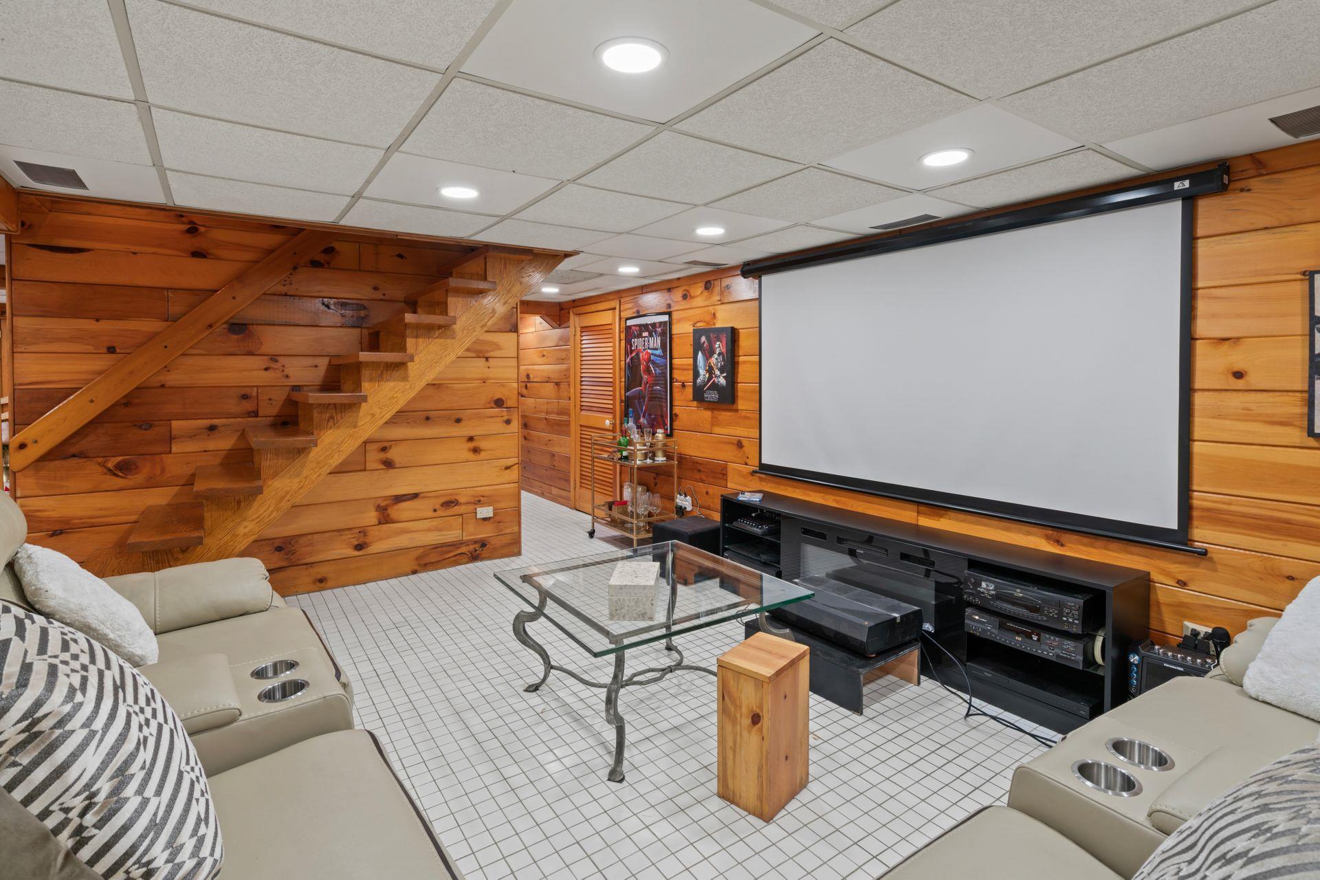 9 Lucille Lane, Dix Hills, NY 11746