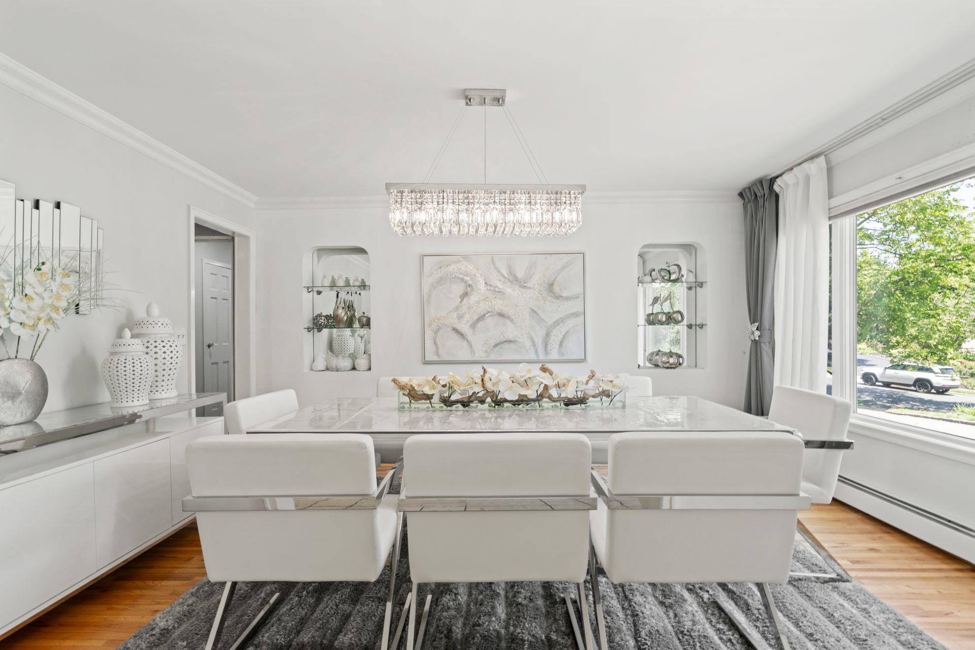 9 Lucille Lane, Dix Hills, NY 11746