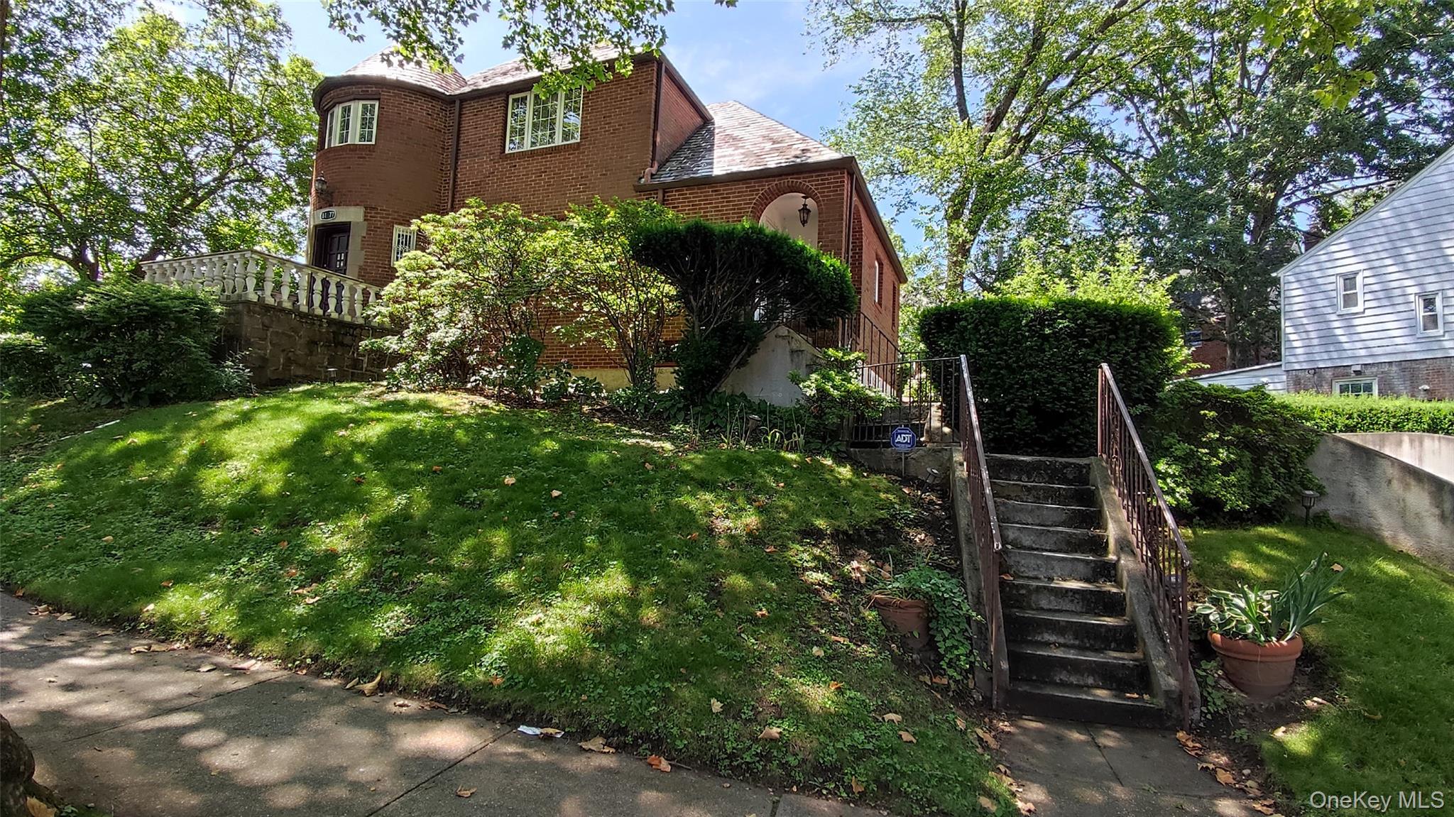8177 Utopia Pkwy, Jamaica Estates, NY 11432