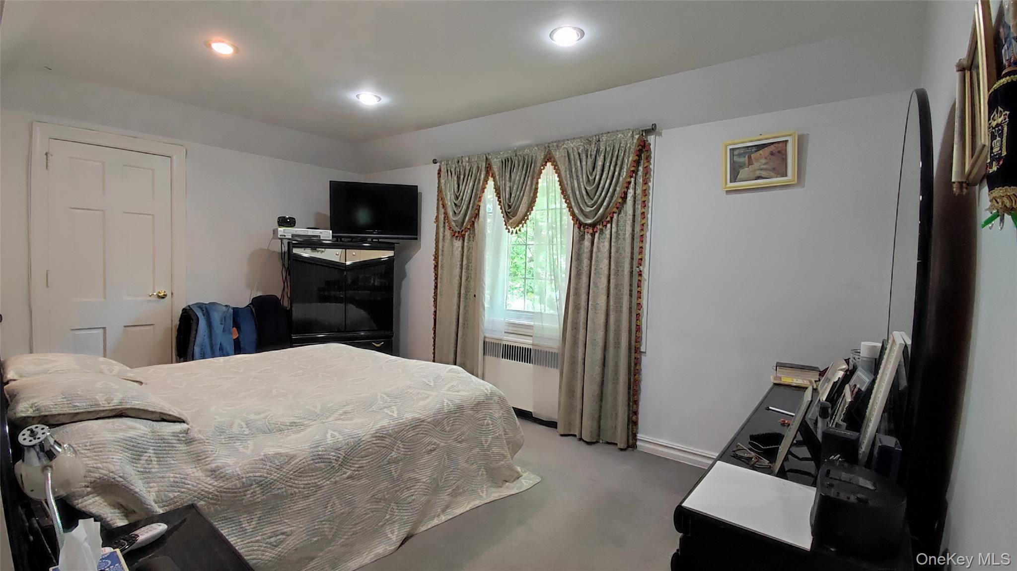 8177 Utopia Pkwy, Jamaica Estates, NY 11432