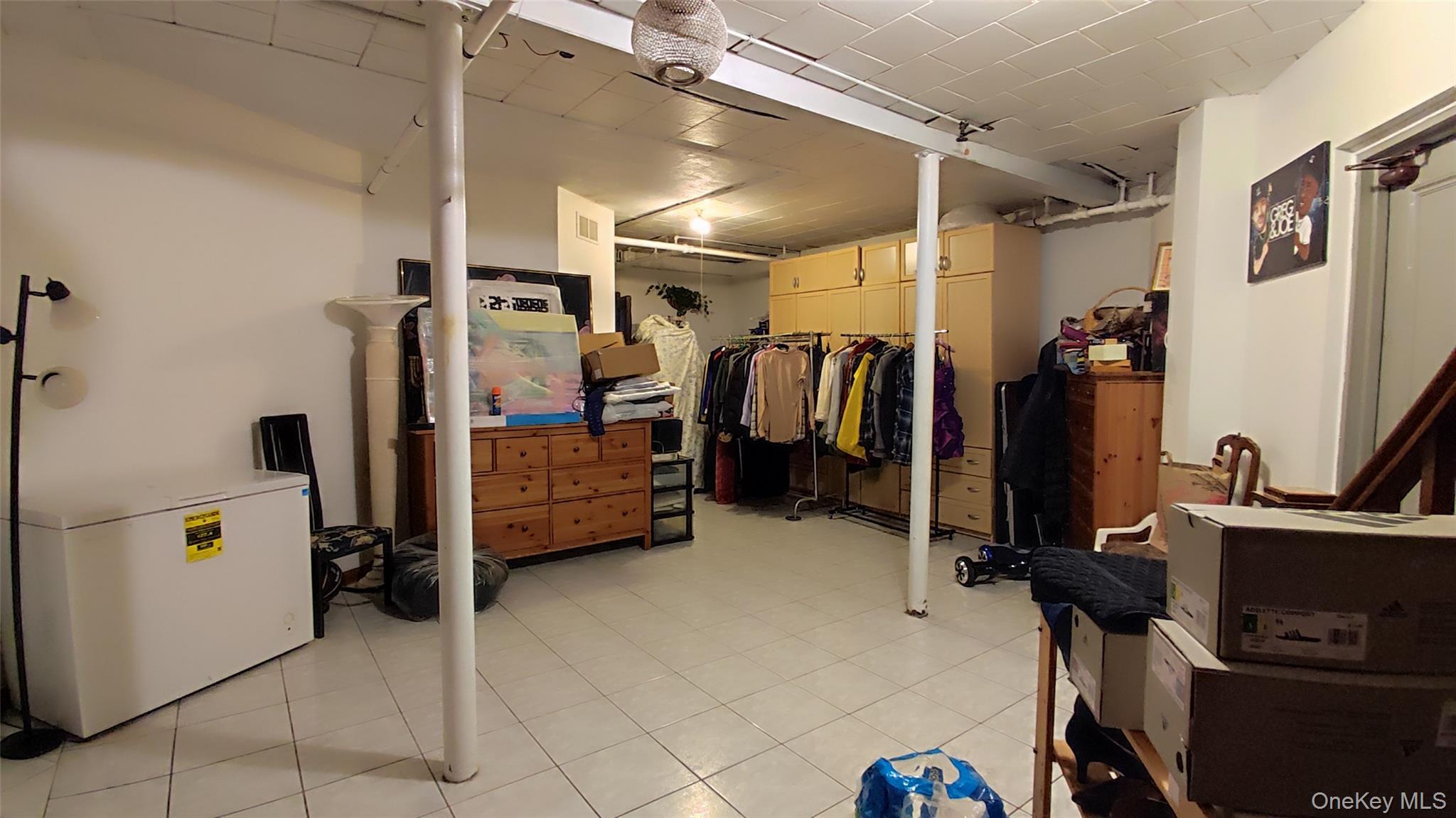 8177 Utopia Pkwy, Jamaica Estates, NY 11432