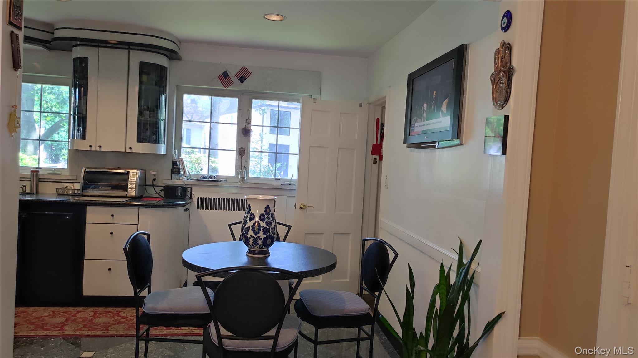 8177 Utopia Pkwy, Jamaica Estates, NY 11432