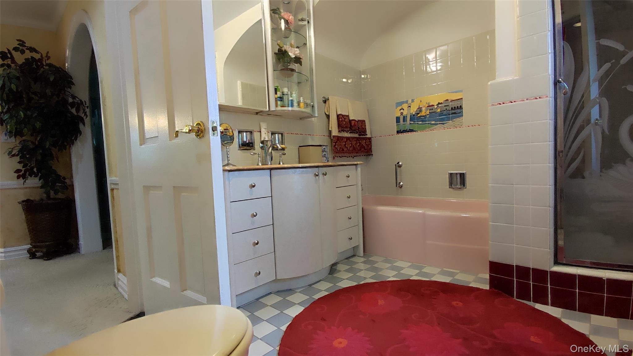 8177 Utopia Pkwy, Jamaica Estates, NY 11432