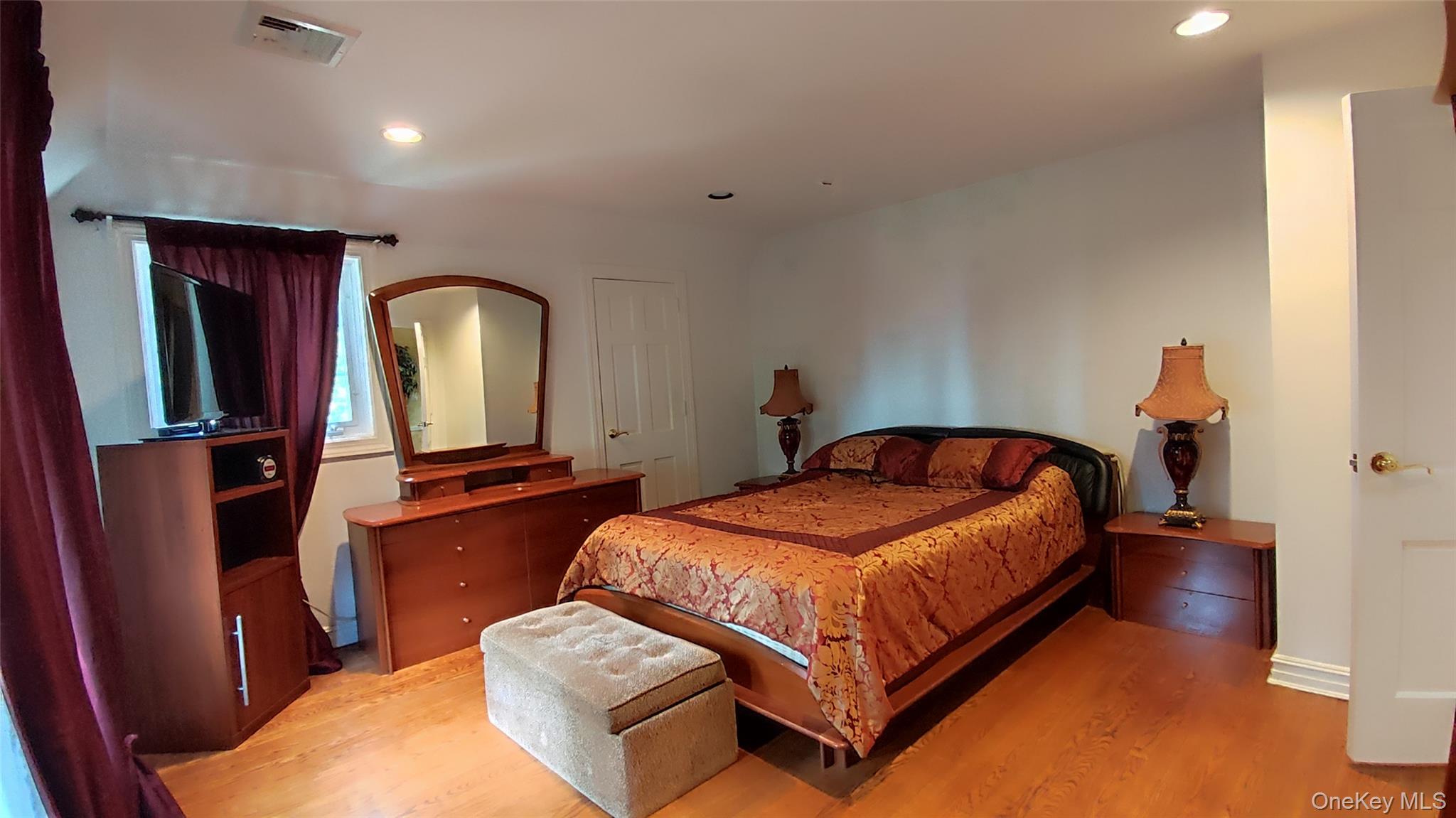 8177 Utopia Pkwy, Jamaica Estates, NY 11432