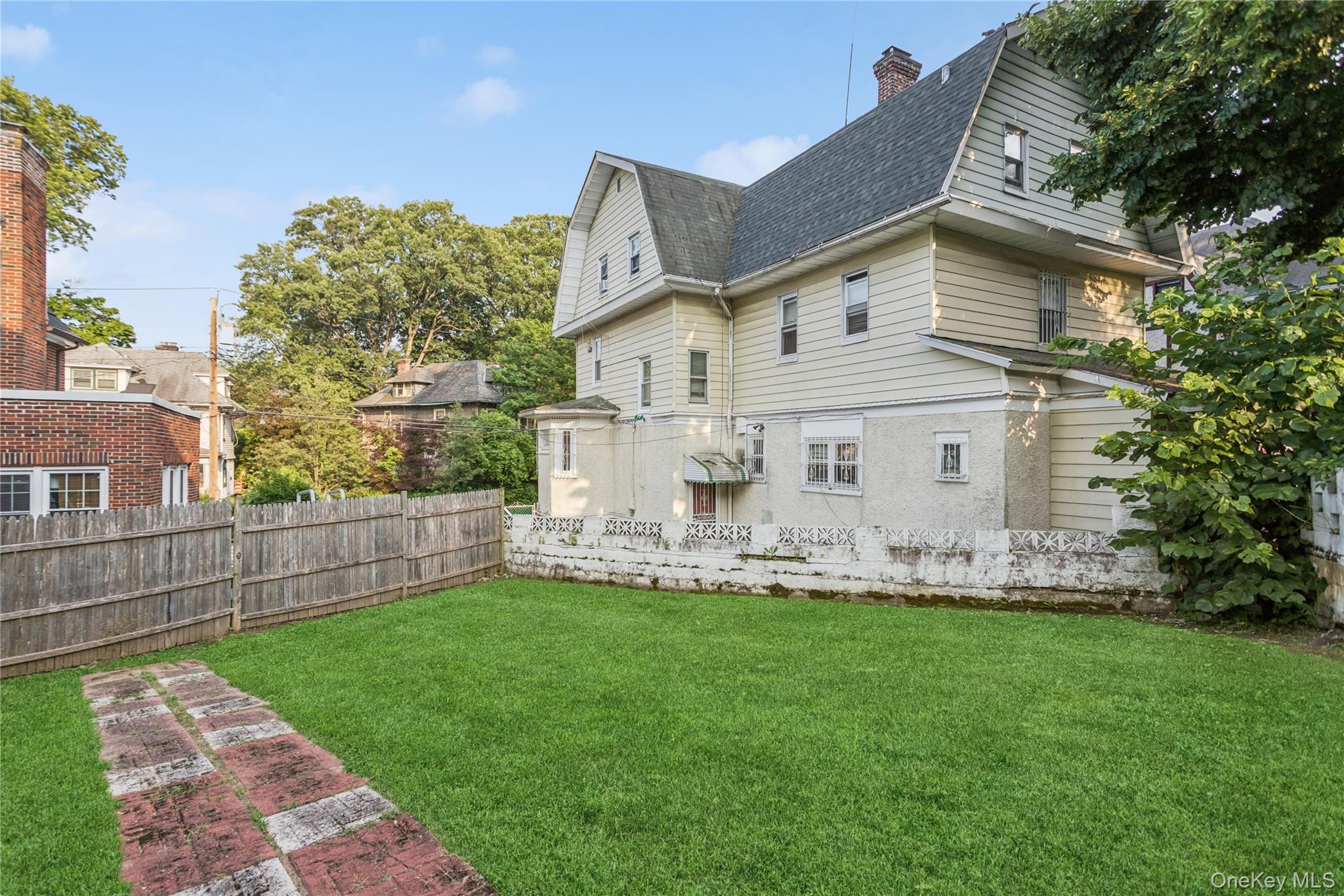 222 E 4th Street, Mount Vernon, NY 10553