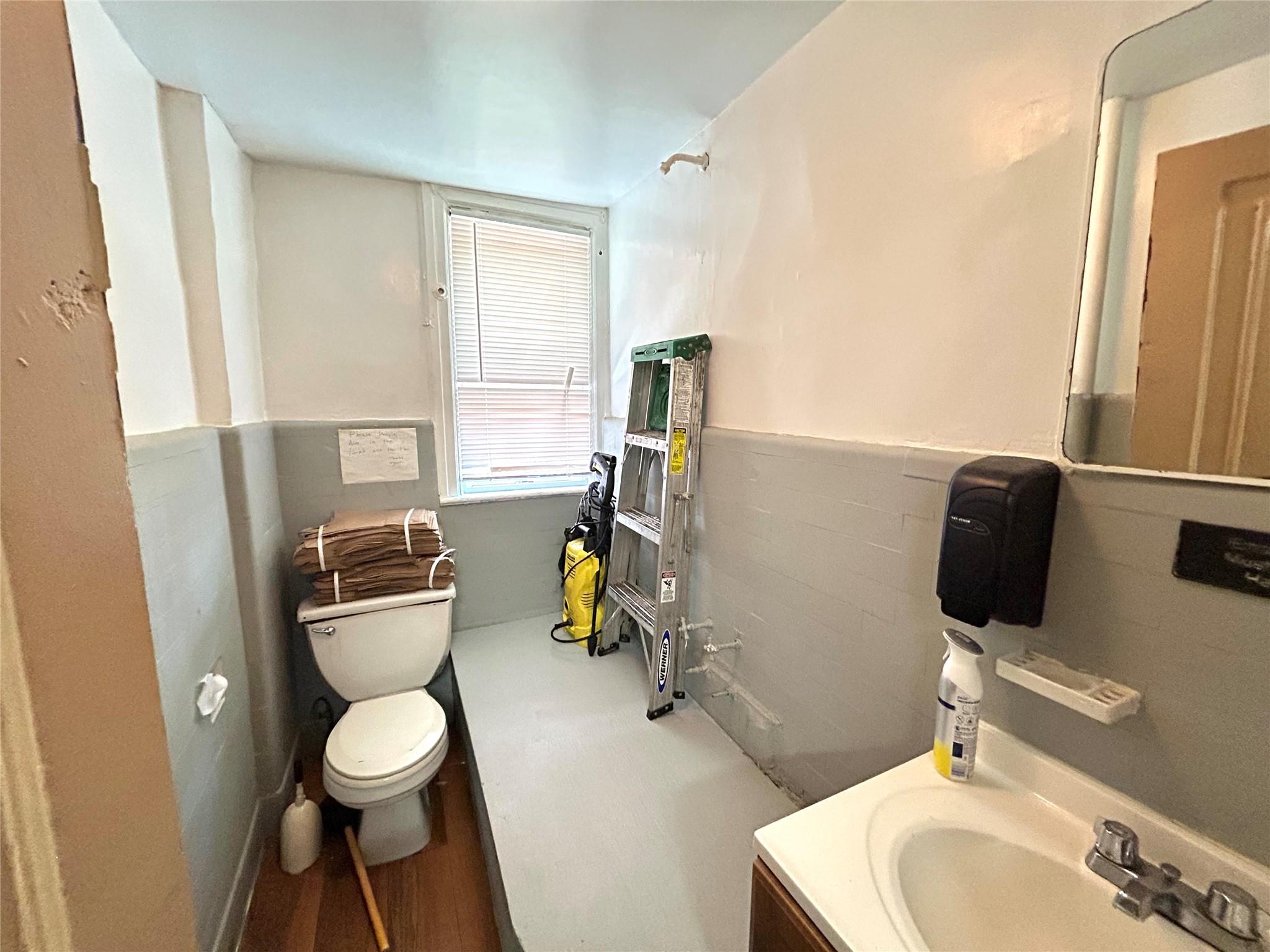 3148 Ampere Avenue, Bronx, NY 10465
