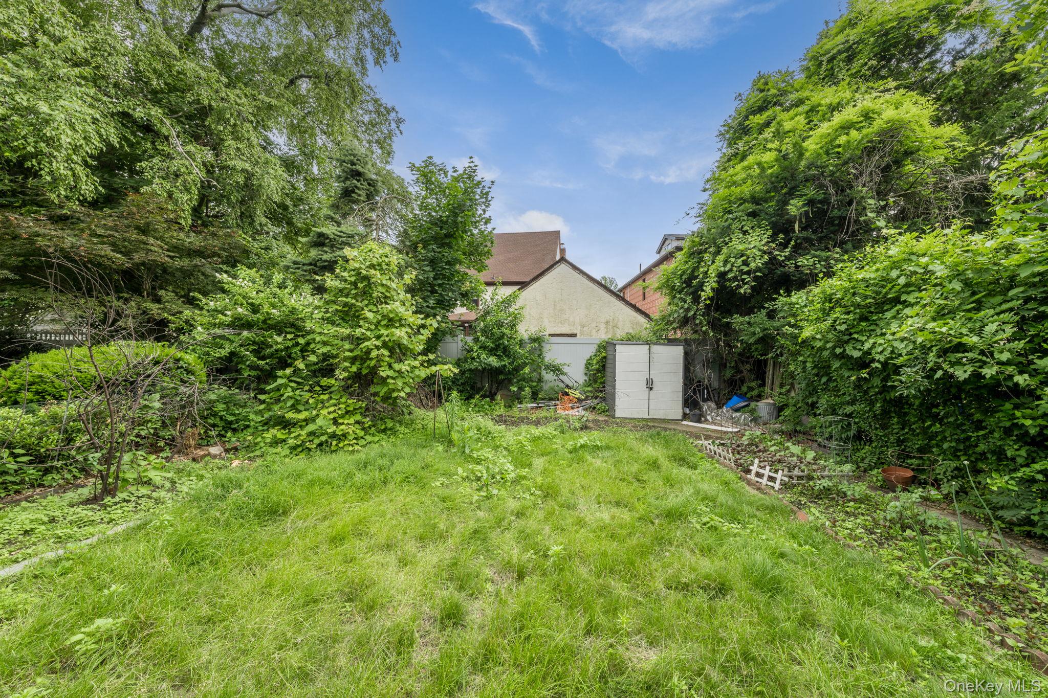 85-24 Eton Street, Jamaica Estates, NY 11432