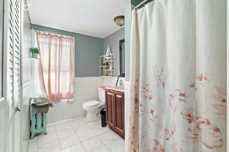 11416 James Court, Jamaica, NY 11434