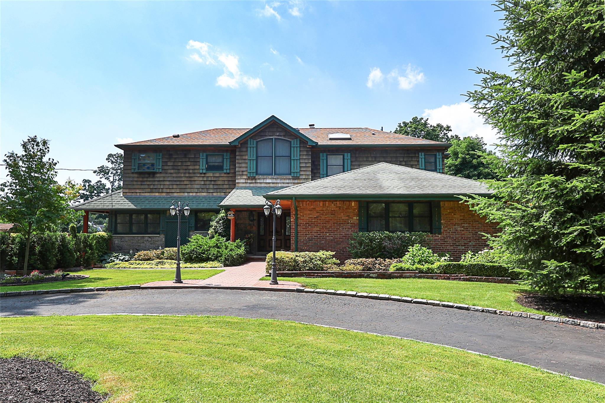 19 Marietta Road, Glen Cove, NY 11542