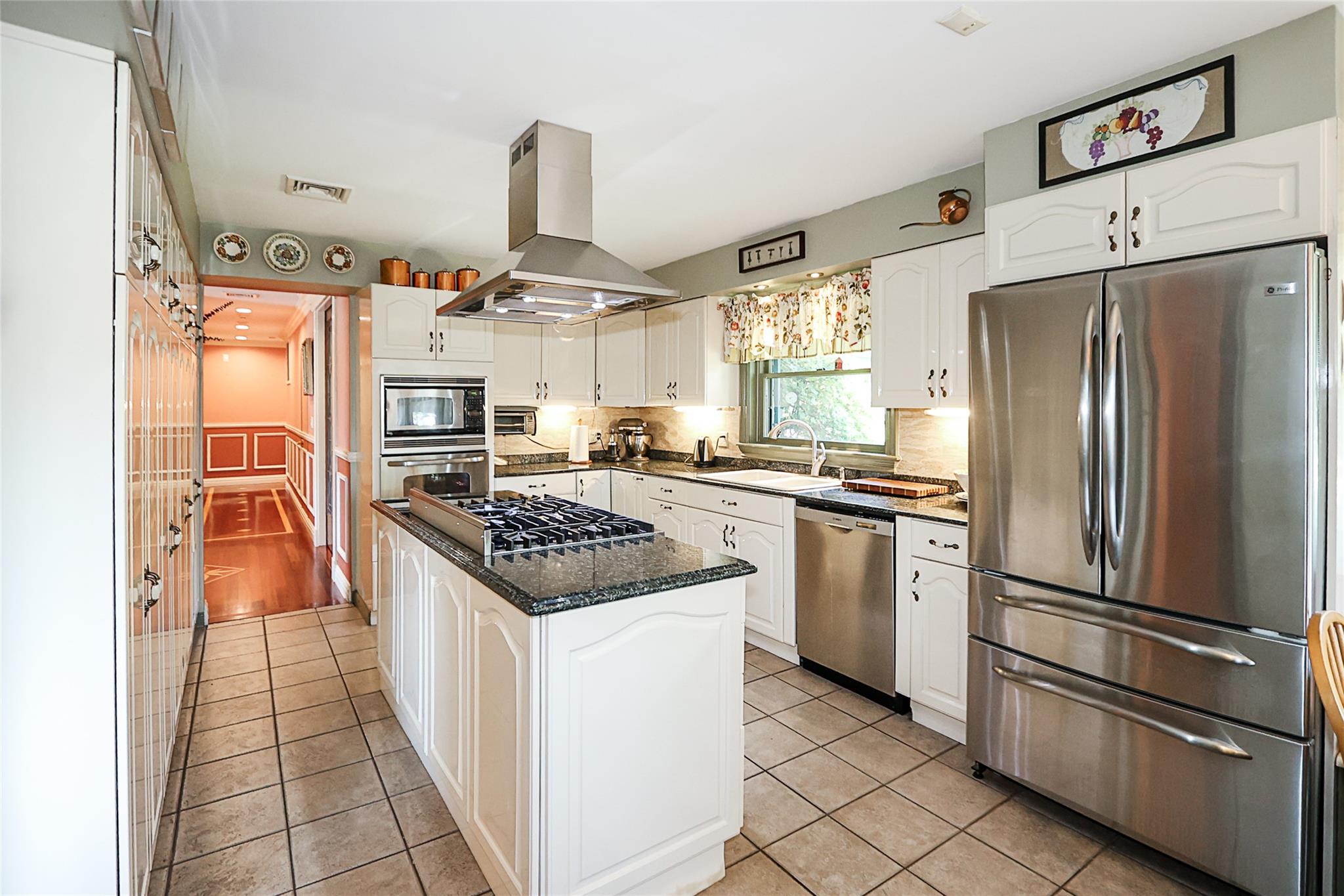 19 Marietta Road, Glen Cove, NY 11542