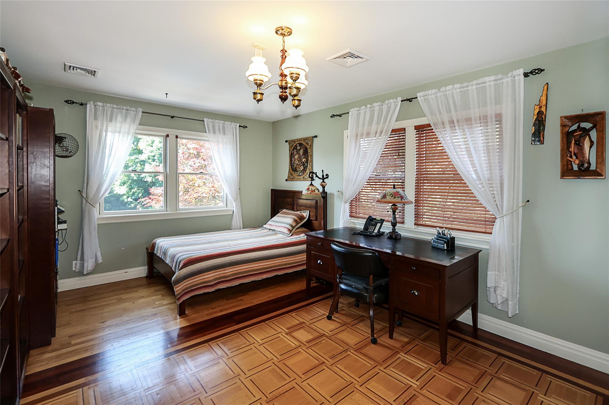 19 Marietta Road, Glen Cove, NY 11542