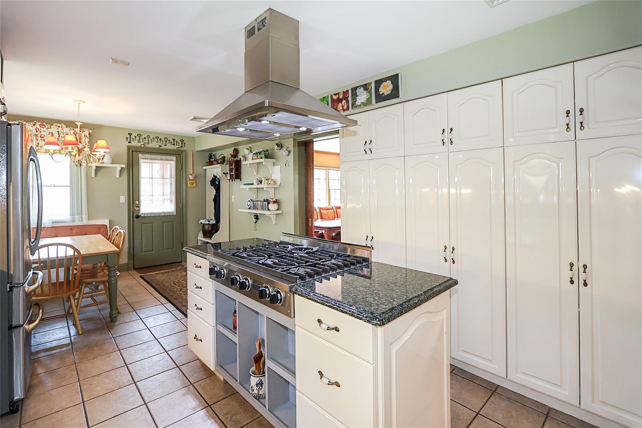 19 Marietta Road, Glen Cove, NY 11542