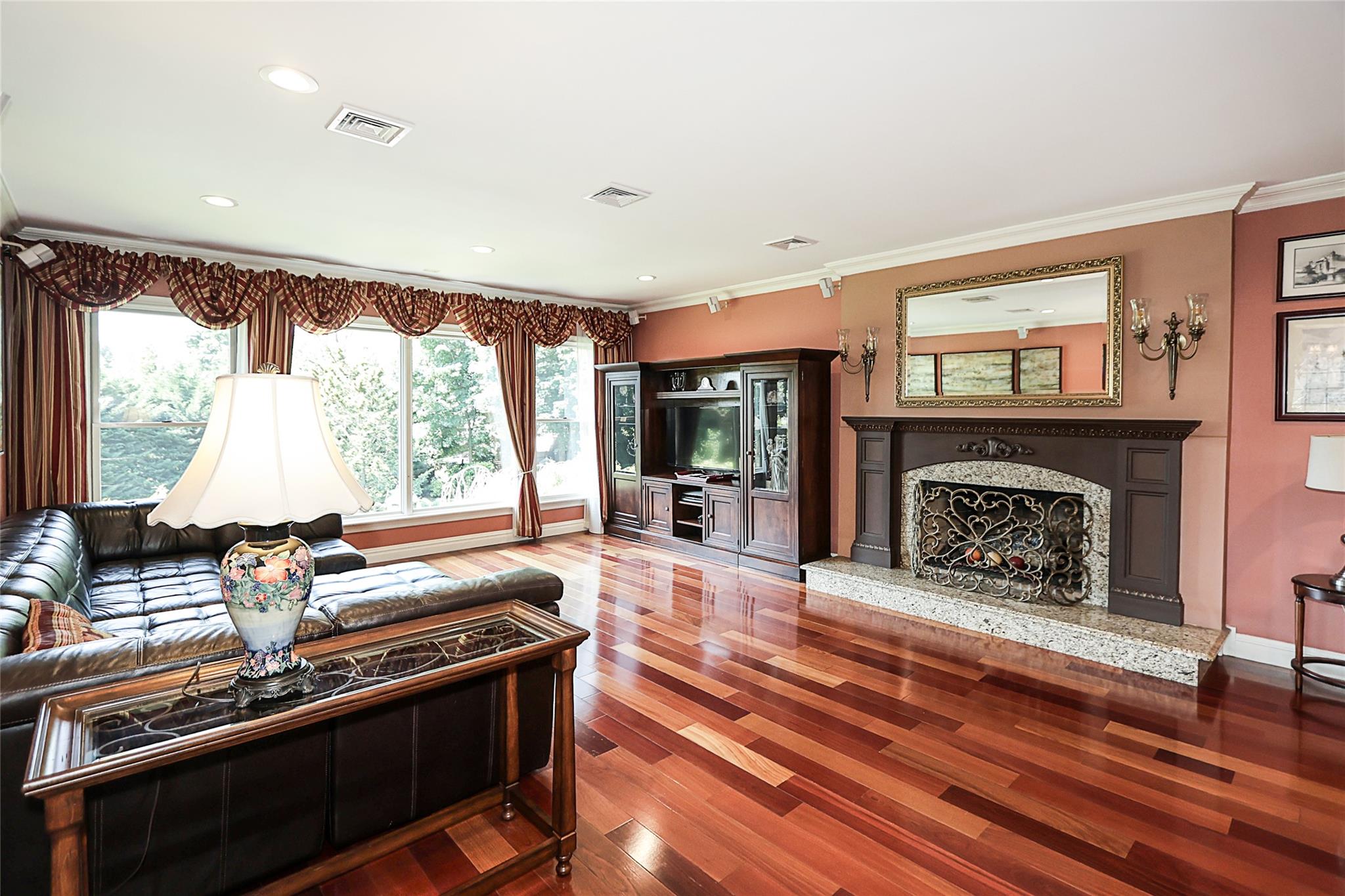 19 Marietta Road, Glen Cove, NY 11542