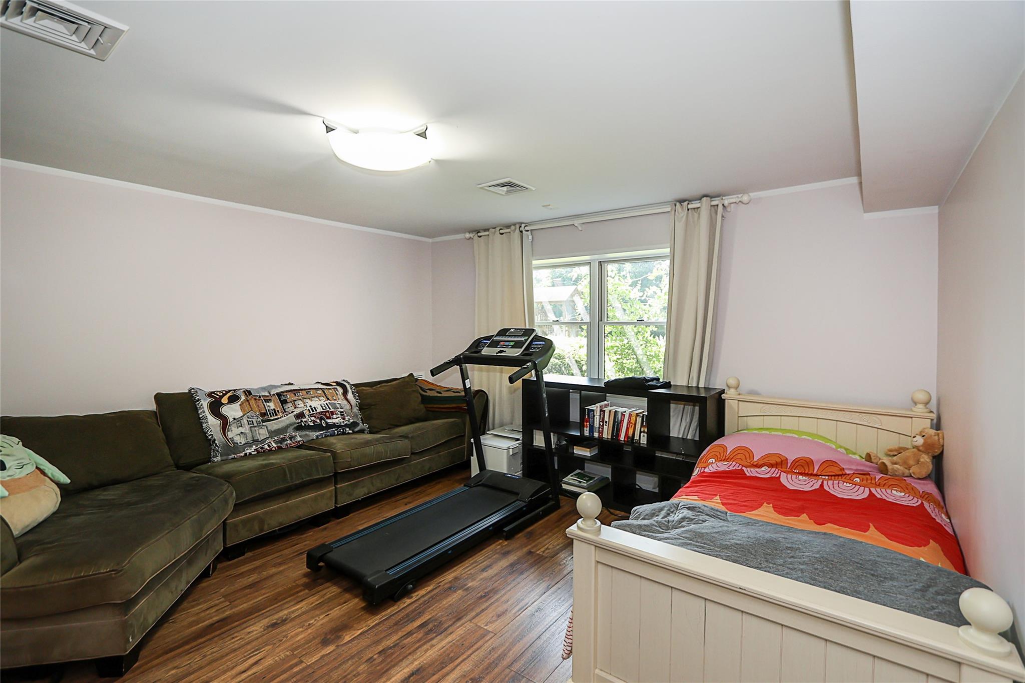 19 Marietta Road, Glen Cove, NY 11542