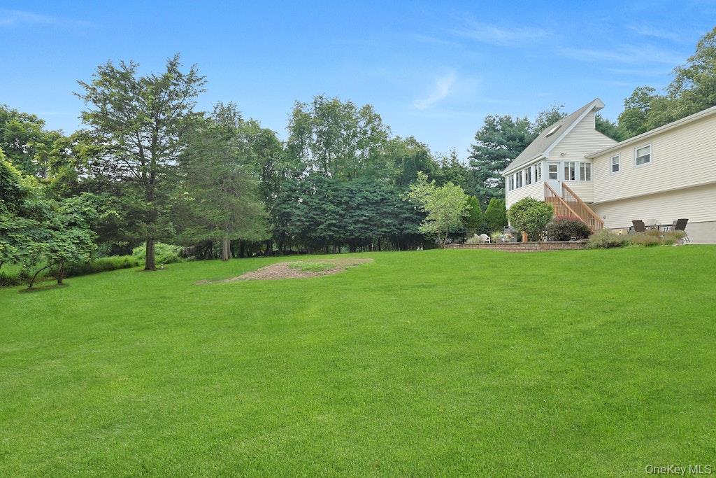 15 Augur Road, Airmont, NY 10901