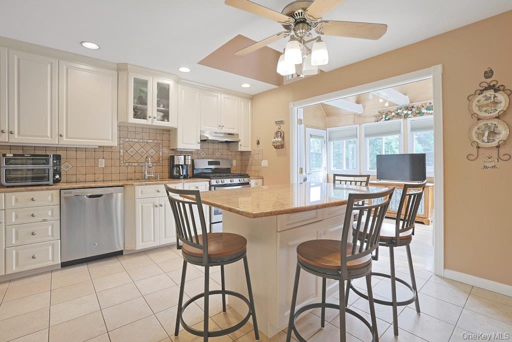 15 Augur Road, Airmont, NY 10901