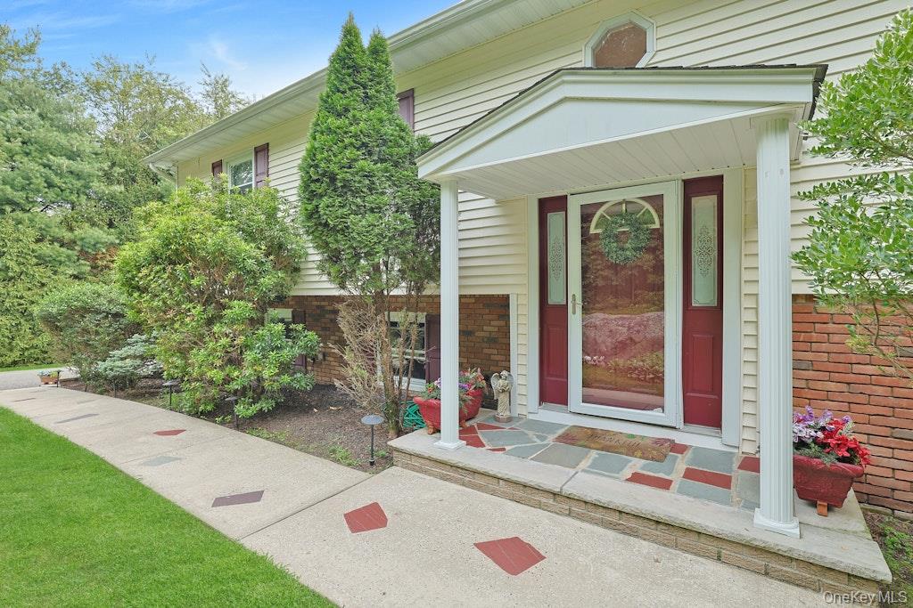 15 Augur Road, Airmont, NY 10901