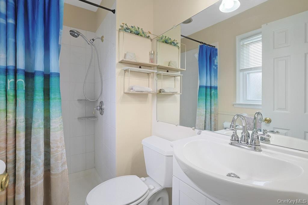 15 Augur Road, Airmont, NY 10901