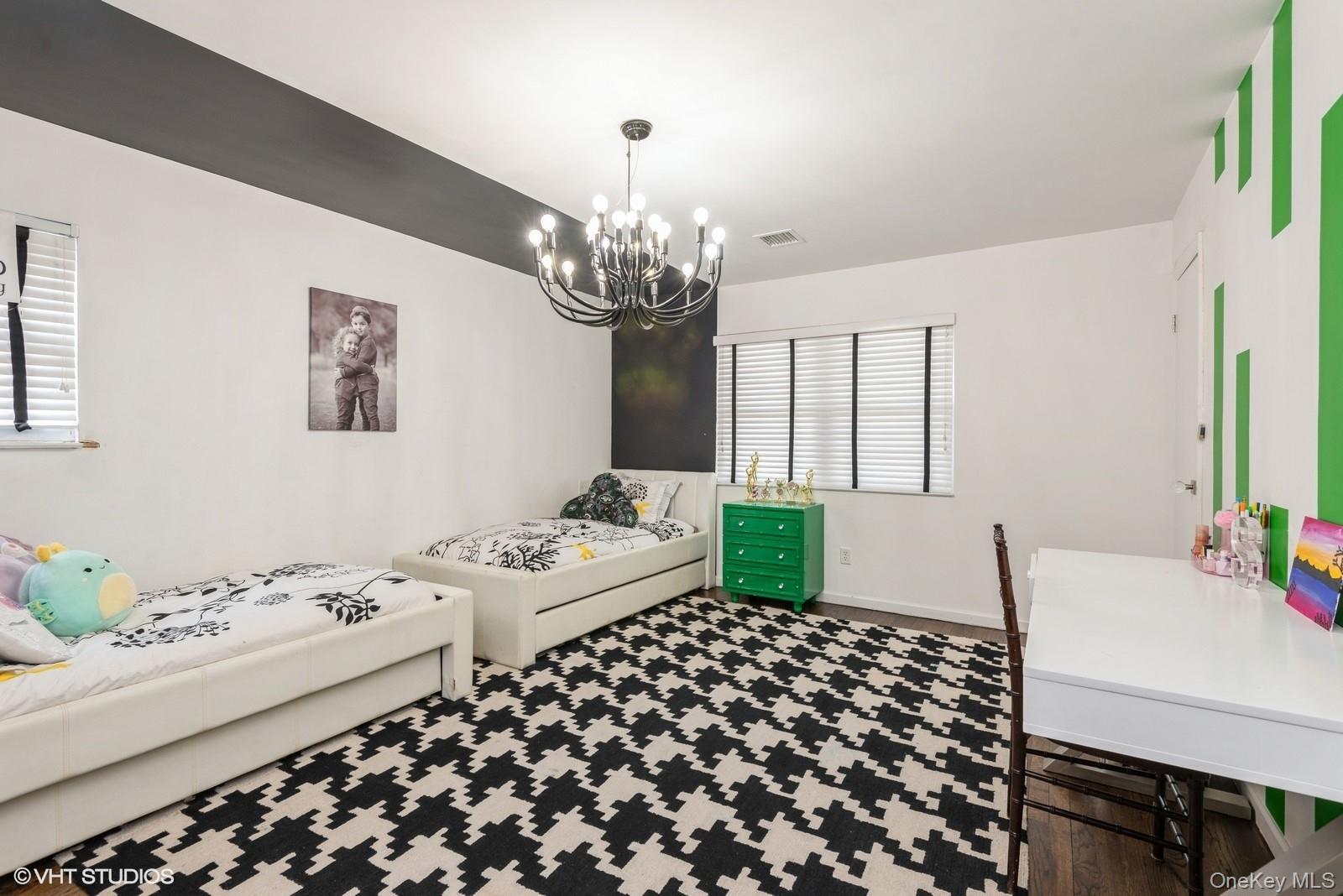 729 Wilson St, North Woodmere, NY 11581