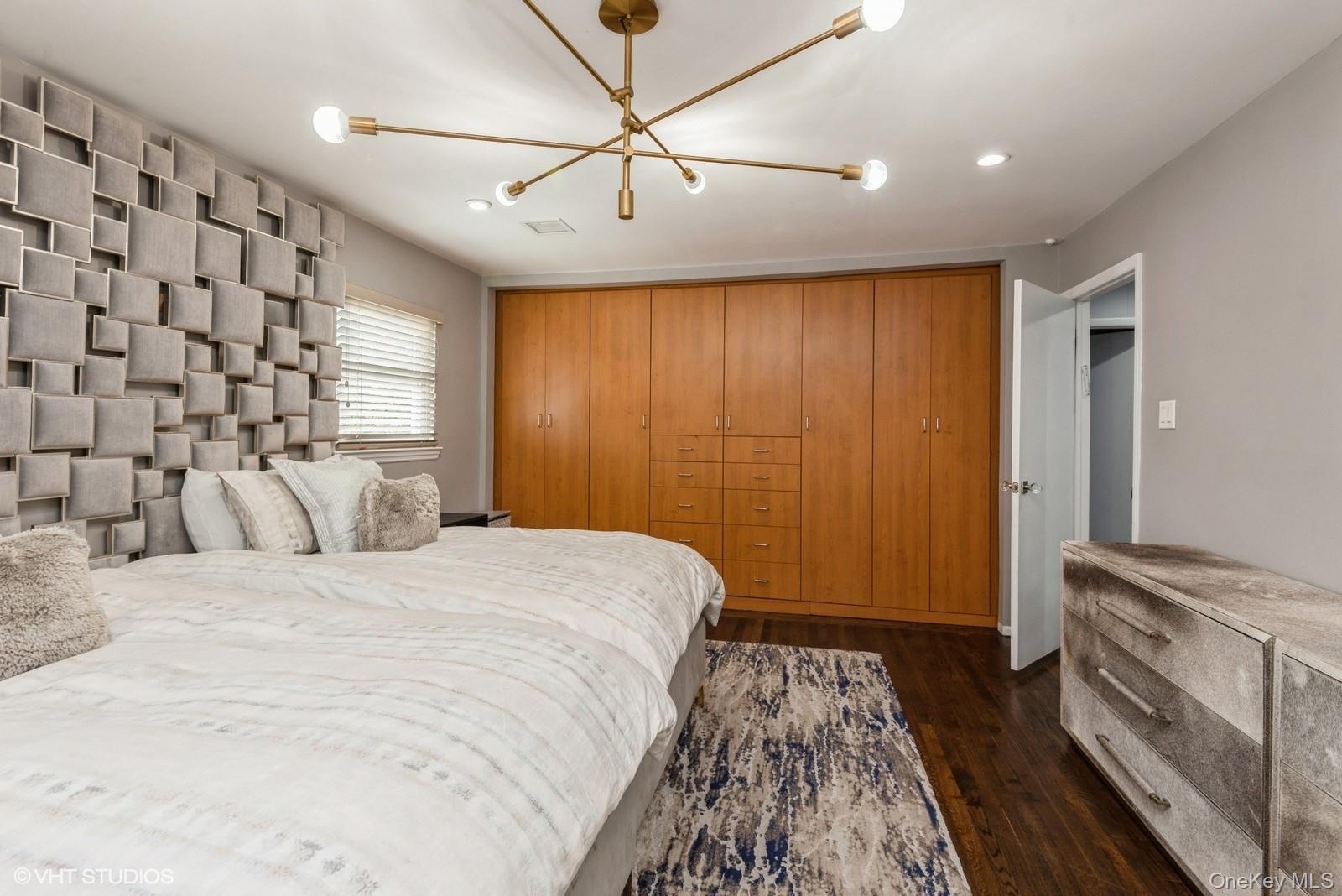 729 Wilson St, North Woodmere, NY 11581