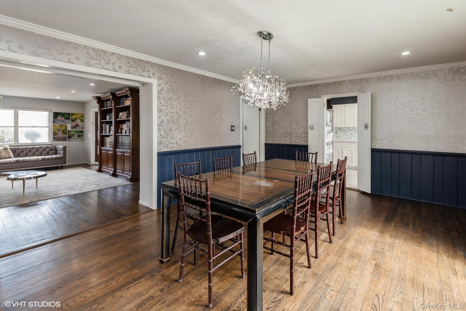 729 Wilson St, North Woodmere, NY 11581