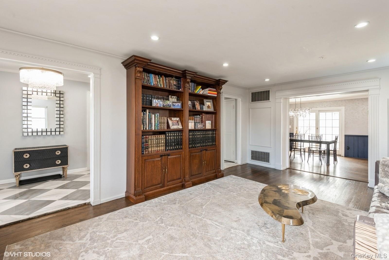 729 Wilson St, North Woodmere, NY 11581